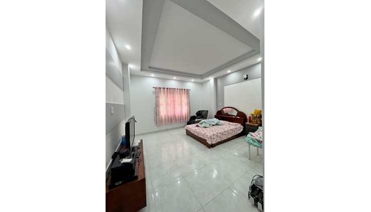 Mặt tiền kinh doanh Phạm Đức Sơn 5x18 4 tầng sổ riêng chỉ 19 tỷ